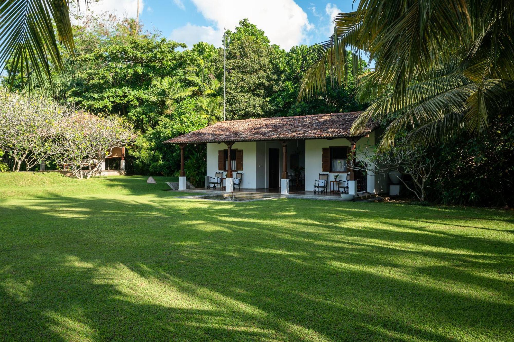 Taru Villas - Rock Villa - Bentota Exterior foto