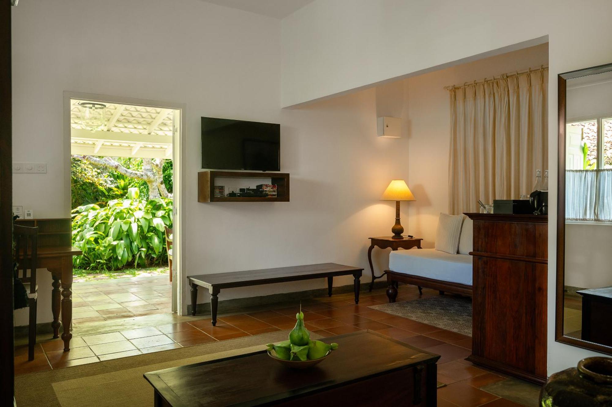 Taru Villas - Rock Villa - Bentota Exterior foto